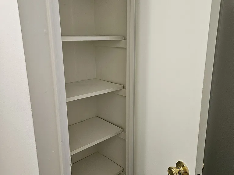 Lake Club Apartments — Photo 46