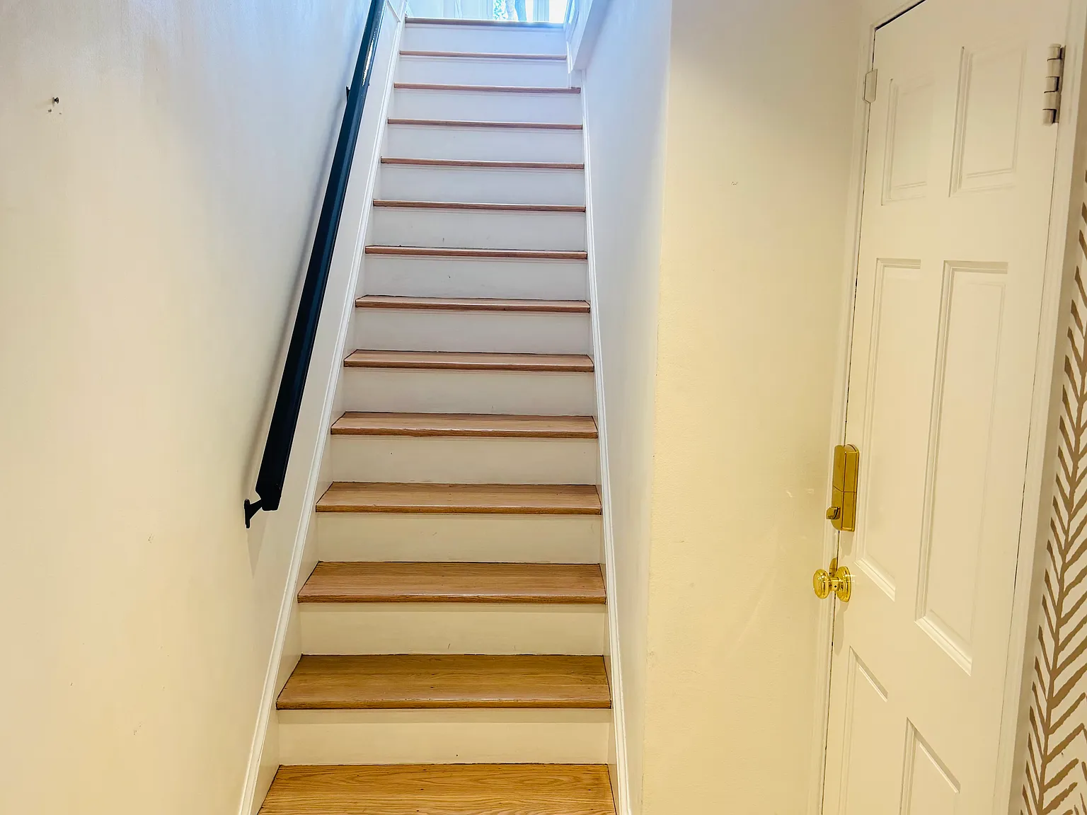 2 bed, 1550 sqft, $5,540 — Photo 2