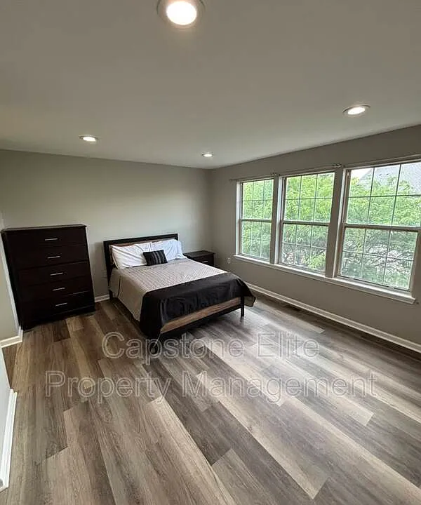 20 Ashby Ln #3