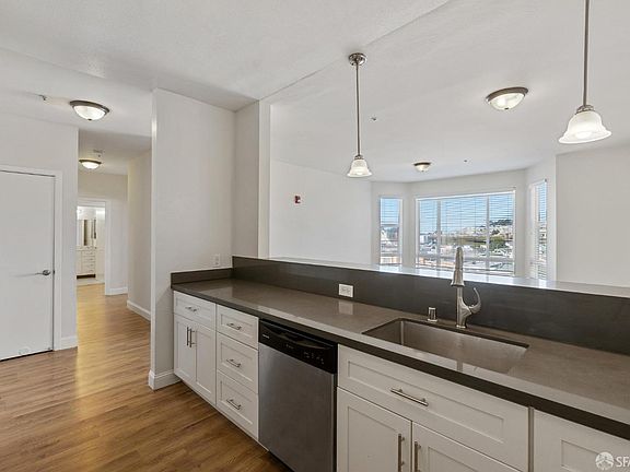 5th image of 5810 Mission St APT 307