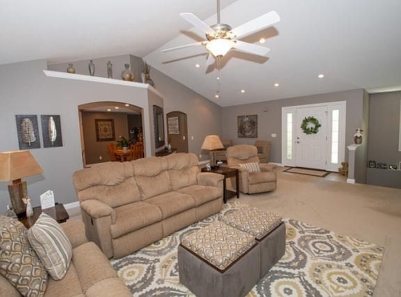 3rd image of 59627 Walton Dr