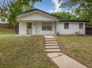 303 S Miller St, Decatur, TX 76234