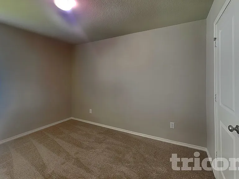 8511 Amistad Cv — Photo 9