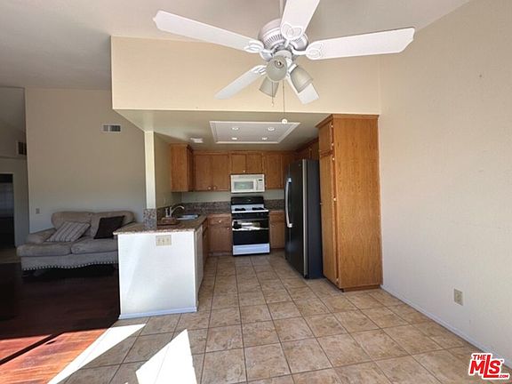 4th image of 1268 Hogan Ave