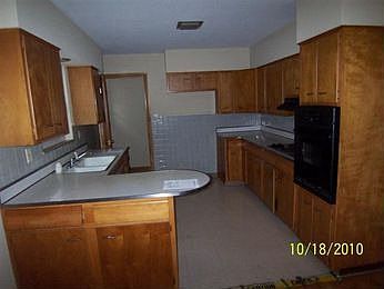 4th image of 1533 Huffman Ave