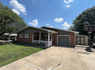 5 Lincoln Dr, Altamont, IL 62411