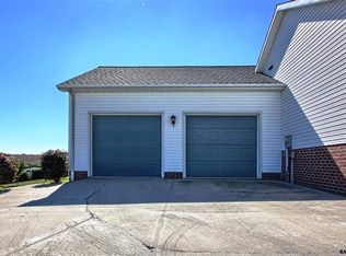 55 Fox Tail Dr, Hanover, PA 17331