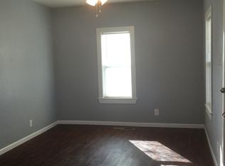 943 S Cypress St, Ottawa, KS 66067