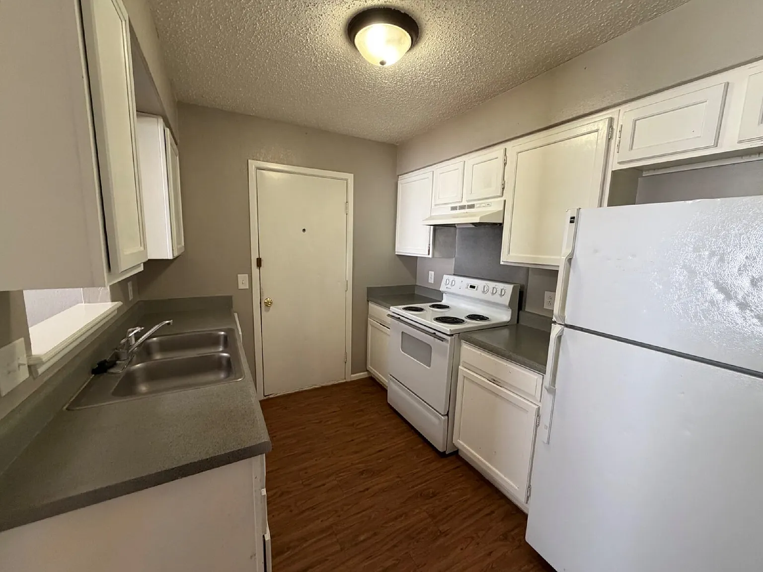 2 bed, 1.0 bath, 730 sqft, $750 — Photo 3
