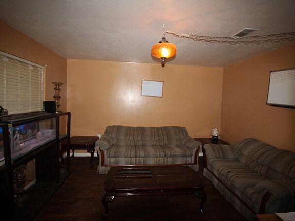 2nd image of 402 Rockwood Ln