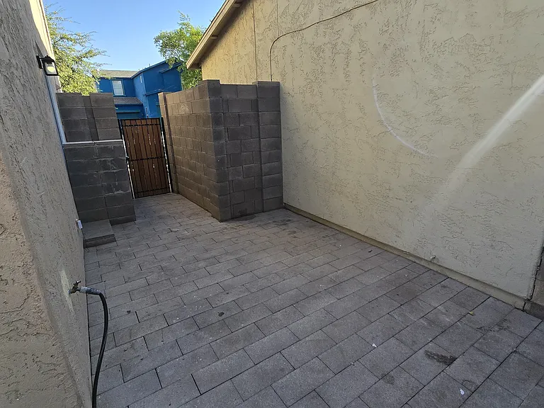 6622 W Polk St — Photo 23
