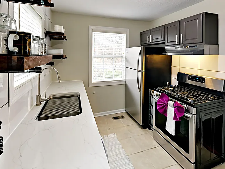 913 Emmett Ave — Photo 24
