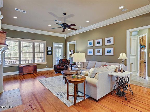 5th image of 248 Hoy Farms Dr