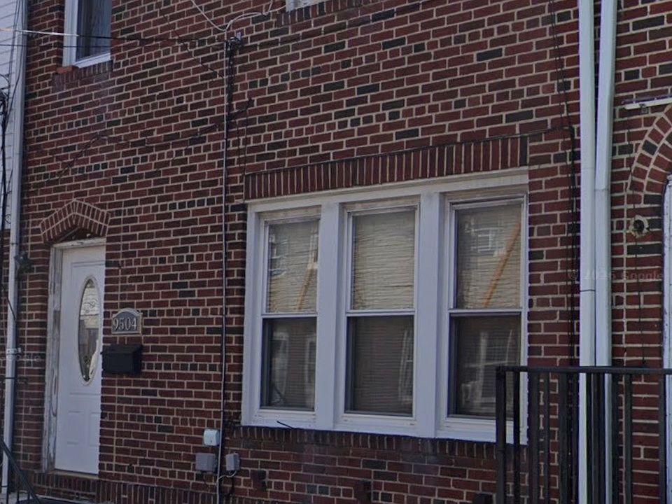 1st image of 95-04 Woodhaven Ct
