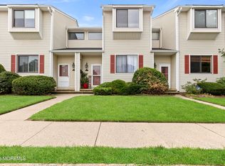 192 Clubhouse Dr, Middletown, NJ 07748