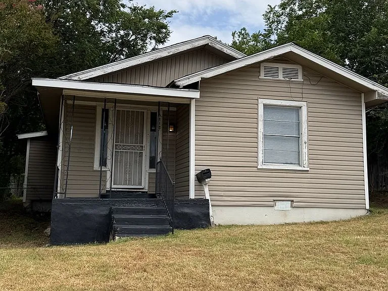 5212 Bonnell Ave — Photo 1
