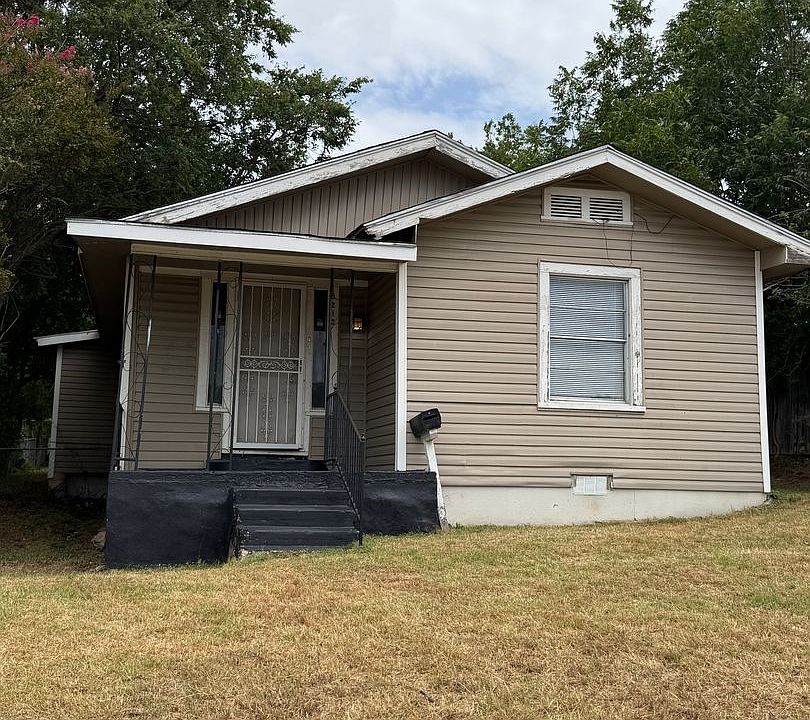 1st image of 5212 Bonnell Ave