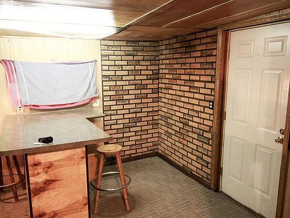 5th image of 111 Coyote St W