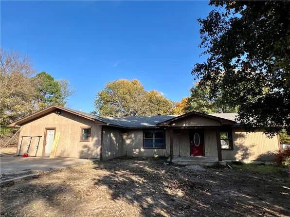 748 N Ed Moore Ln, Fayetteville, AR 72704