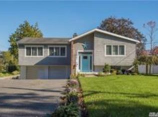 299 Willetts Ln, West Islip, NY 11795