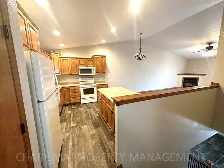 5505 W Rebecca St — Photo 5