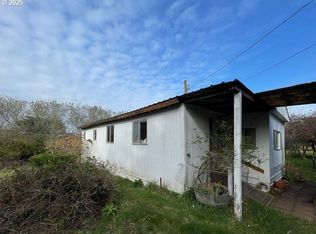 55058 Franklin Rd, Bandon, OR 97411