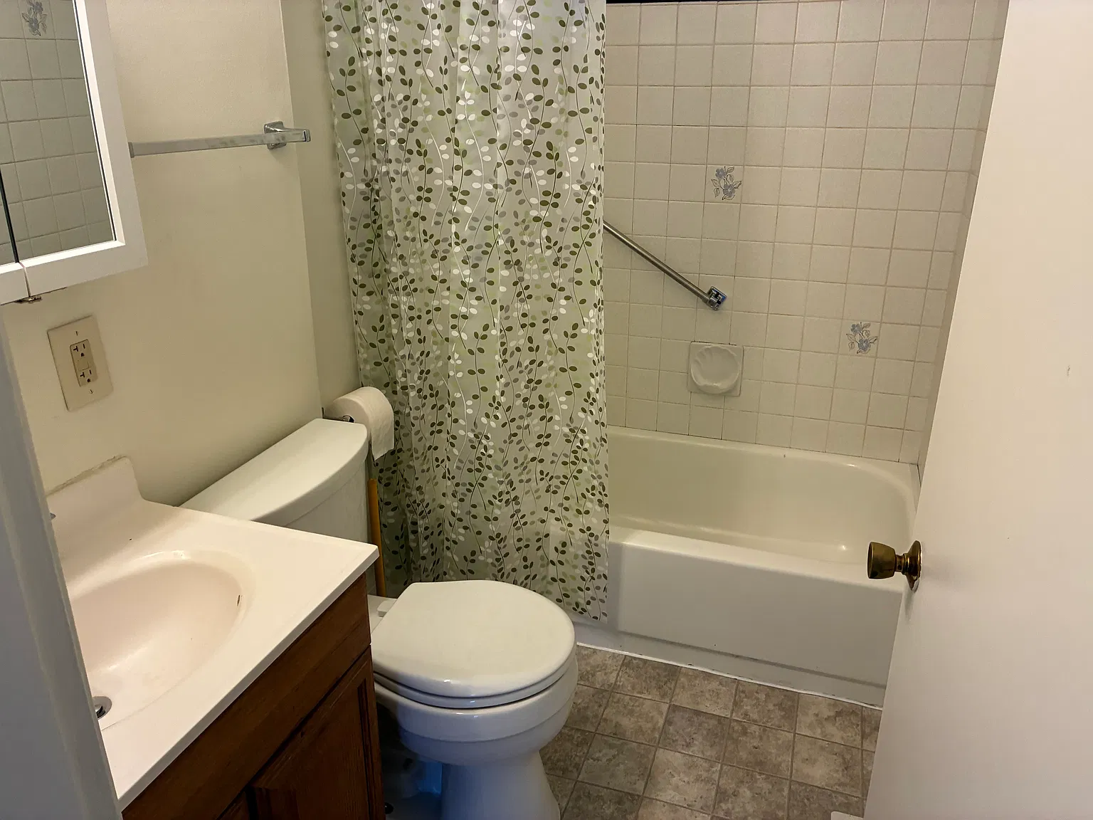 3 bed, 920 sqft, $2,550 — Photo 3
