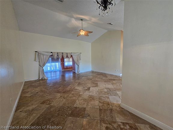 4th image of 2922 Wynstone Dr