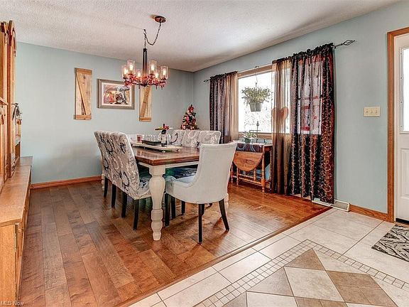2nd image of 360 Pemberton Dr