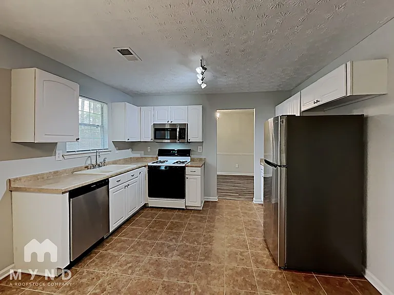 10851 Southshore Ct — Photo 3