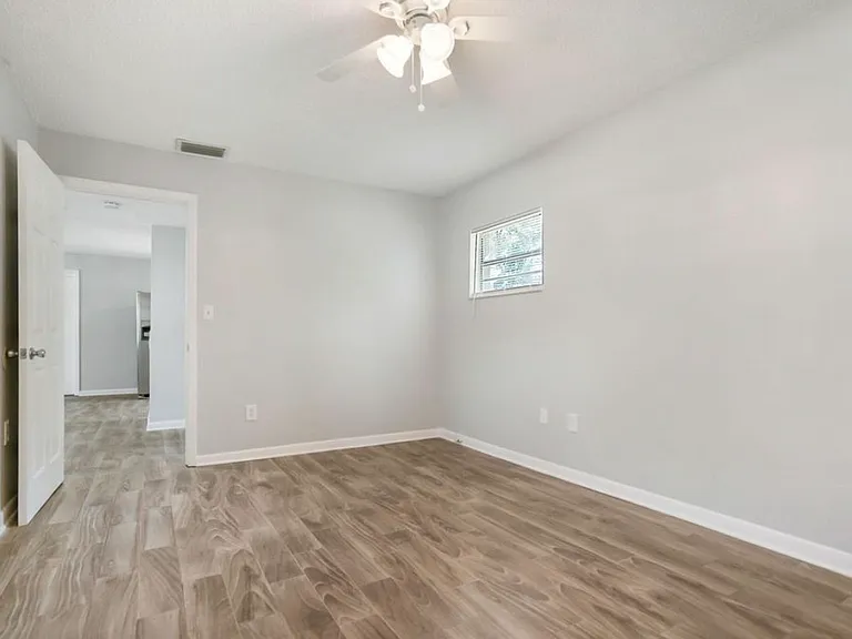 2926 W Brackridge Blvd — Photo 13