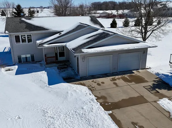 411 9th St E, Hector, MN 55342