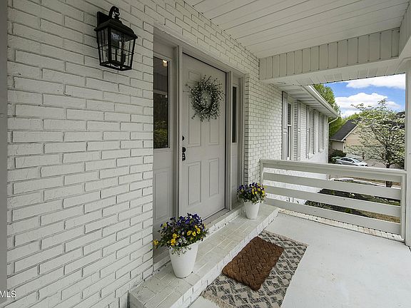 2nd image of 1301 Dunbarton Dr