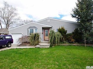 23 2nd Ave, Farmingdale, NY 11735