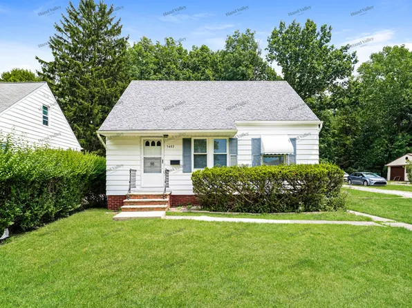 5493 Thomas St, Maple Heights, OH 44137