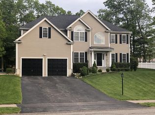 4 Independence Ln, Medway, MA 02053