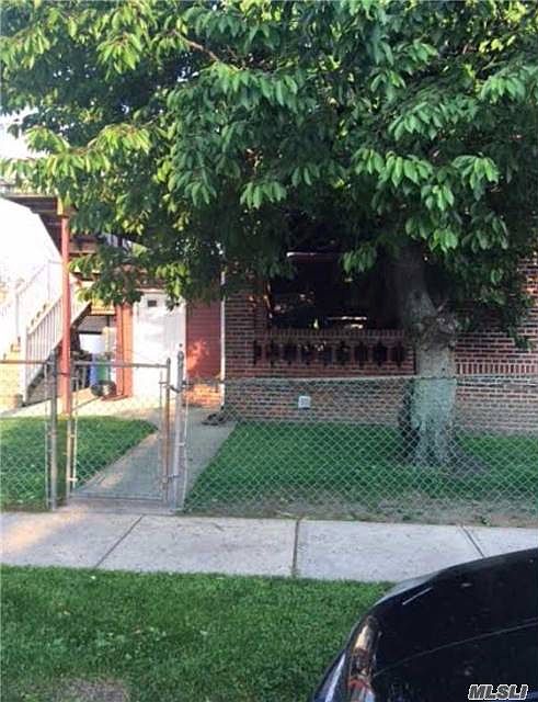 2nd image of 11447 Colfax St