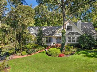 1 Peace Ln, East Setauket, NY 11733