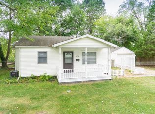 13 Lilac Ln, Springfield, IL 62702