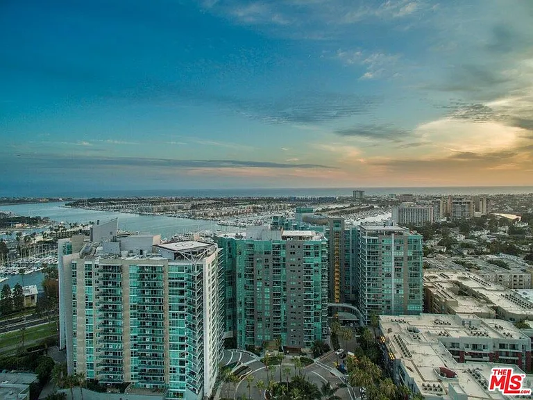 13700 Marina Pointe Dr #1206 — Photo 2