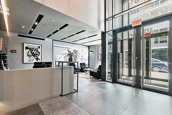 Rented by Tapiro Realty | media 49