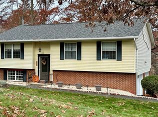 2525 Oak Hill Rd, Gibsonia, PA 15044