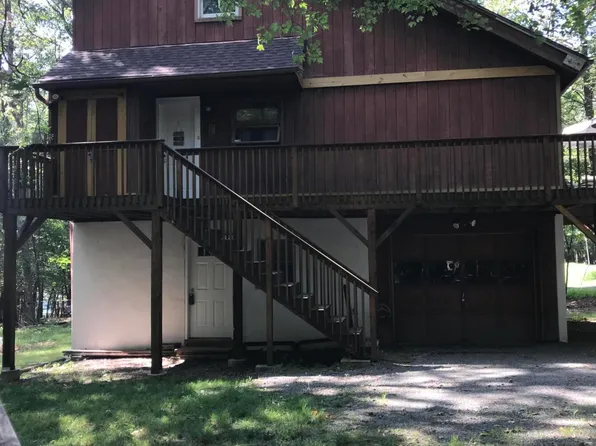 806 Song Mountain Ter, Tafton, PA 18464