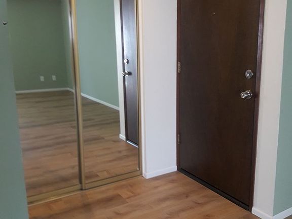 4th image of 420 S Quincy St