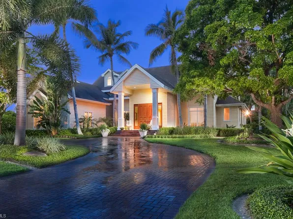 2750 Treasure Ln, Naples, FL 34102