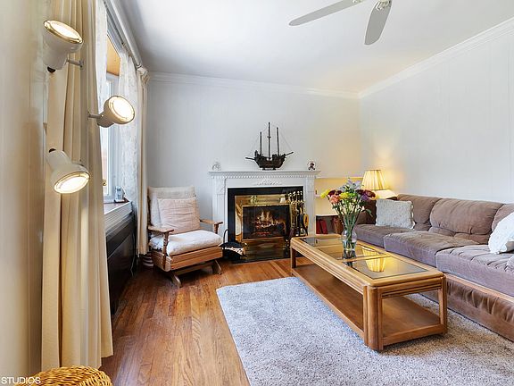 3rd image of 9 Avenue A
