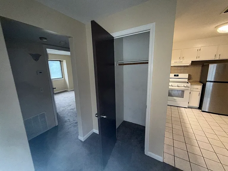 176 Maple Ave #1-31 — Photo 4