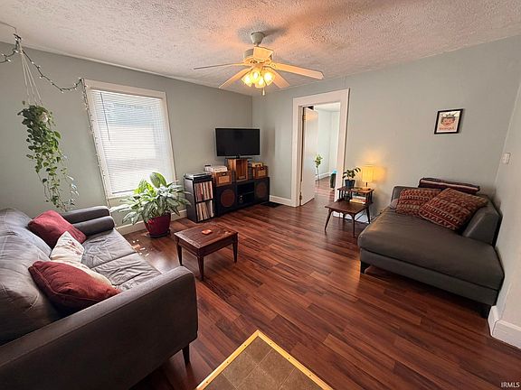 3rd image of 808 W Ralston Dr