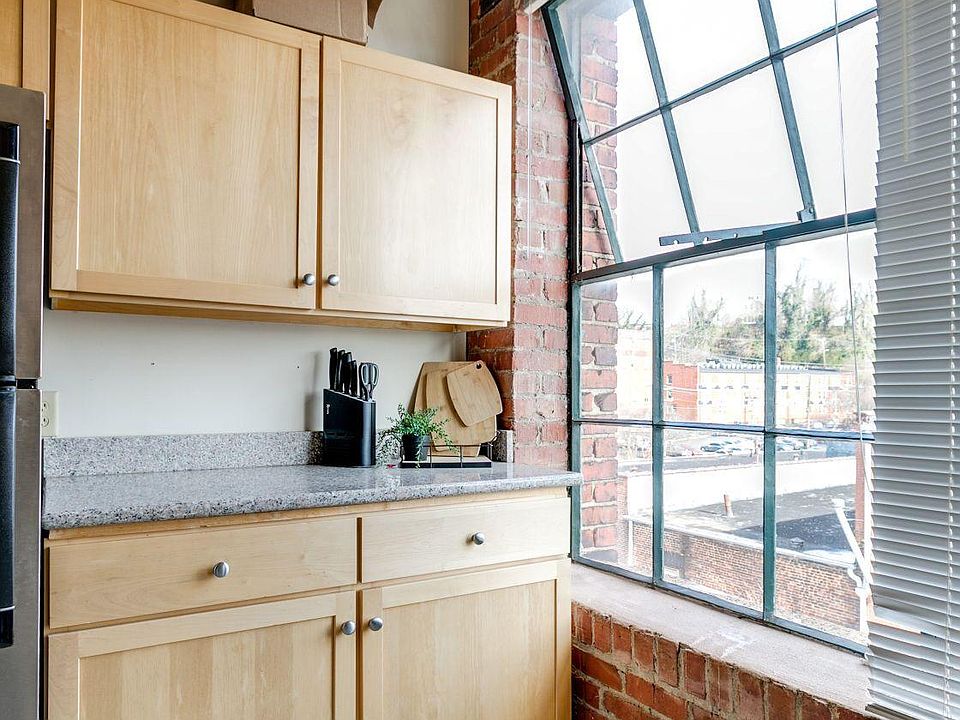 1st image of 333 Oliver Hill Way #302