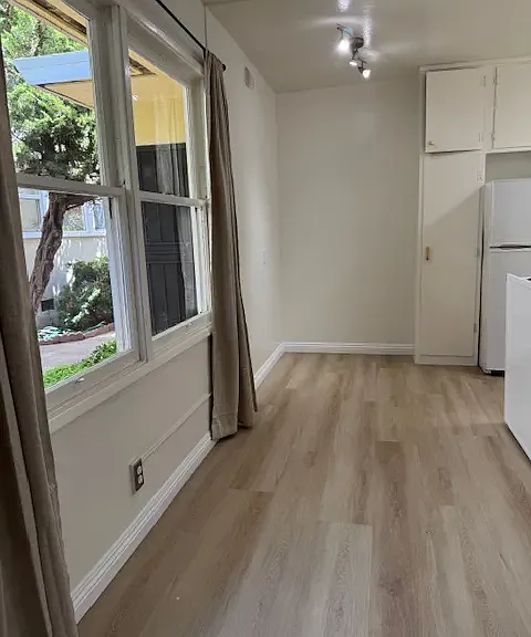 184 Moss Way #B — Photo 4